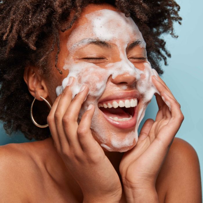 foaming face wash for sensitive skin and acne prone skin by oh it's natural
